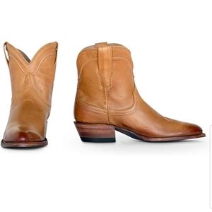 Tecovas "Penny" leather Chelsea boot